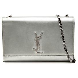 Bolso de hombro Saint Laurent Cassandra Classic Kate con logotipo YSL y cadena