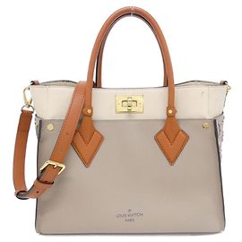 Louis Vuitton On My Side MM Handtasche