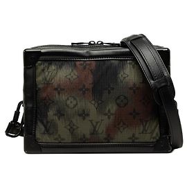 Bolsa de Ombro Soft Trunk Monogram Camouflage Louis Vuitton