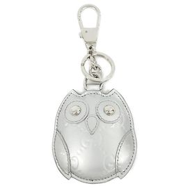 Portachiavi Gucci in pelle verniciata argento