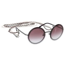 CHANEL COCO Mark Pearl Sonnenbrille mit Triple Chain und Farbverlauf, Kunststoff, Wine Red Silver CC Auth SW2690M