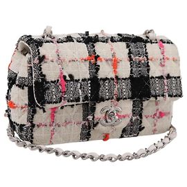 CHANEL Mini Matelasse 20 Schultertasche aus Tweed Weiß Silber CC Auth 202073SM