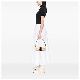 Fendi Zucca Canvas Baguette Schultertasche Beige
