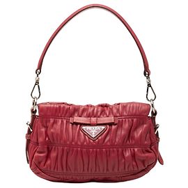 Borsa a spalla Mini Nappa Gaufre con fiocco Prada rossa