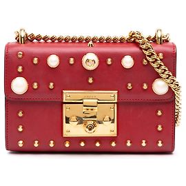 Borsa a tracolla Gucci Small in pelle rossa con perle e chiusura a lucchetto
