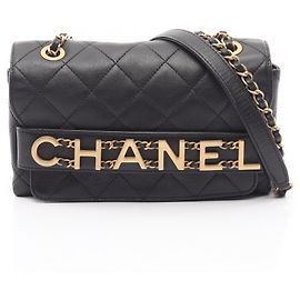 Chanel Matelassé Logo Schultertasche