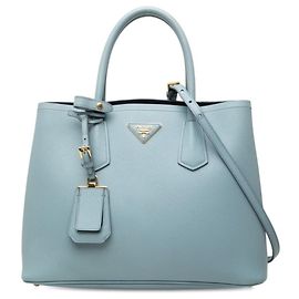 Prada Handtasche aus Saffiano-Leder in Hellblau