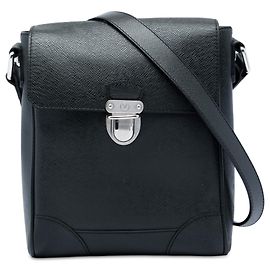 Louis Vuitton Black Taiga Luka