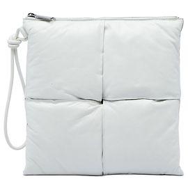 Bolsa de pulso quadrada Bottega Veneta em Nappa branco Maxi Intrecciato acolchoada