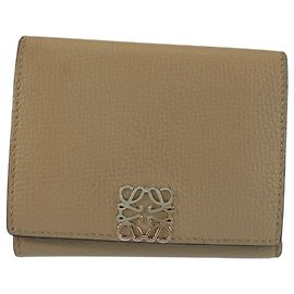 Loewe Anagram Trifold Geldbörse aus beigem Leder
