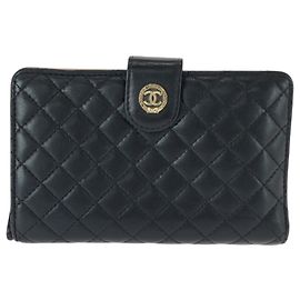 Chanel Matelassé Leder Bi-Fold Geldbörse