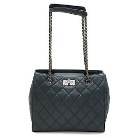 Borsa a tracolla con catena Chanel 2.55 Matelassé