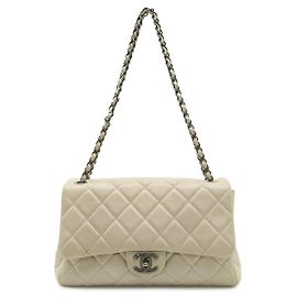 Bolsa de Ombro com Corrente Chanel Matelassé