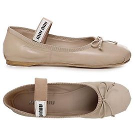 Miu Miu Ballerinas aus Leder mit Logo-Riemen Rosa Beige XUU