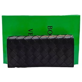 Bottega Veneta Cartera Larga con Solapa Intrecciato Grande