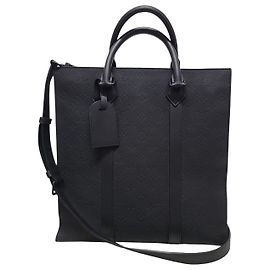 Louis Vuitton Borsa a tracolla Sac Plat Tote in pelle Taurillon nera