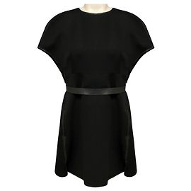 Valentino Garavani Mini vestido de crepe de lã com acabamentos em couro de cordeiro preto e cinto Valentino