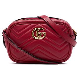 Gucci Mini GG Marmont Crossbody aus gestepptem Leder in Rot