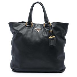 Bolso Tote convertible abierto Prada en piel de becerro suave negro