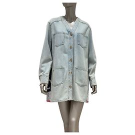 CHANEL 21С Overshirt Jacke aus hellblauem Denim, FR 40 gebraucht