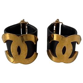 Chanel CC Logo Armreifen-Set aus schwarzem Leder
