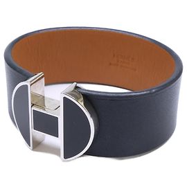 Hermès Hermes D Stamp 2002 Lederarmreif