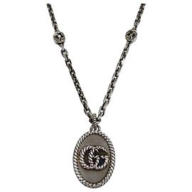 Colar de corrente Gucci GG Marmont em prata