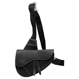 Dior Saddle Crossbody aus schwarzem genarbtem Kalbsleder