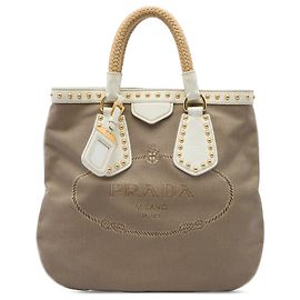 Borsa Prada in tela Canapa marrone con borchie, manici in corda e logo