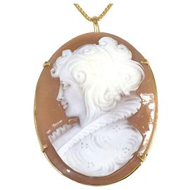 Autre Marque Halskette aus 18K Gelbgold mit Muschel-Kamee
