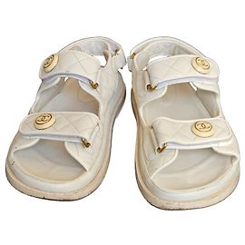 Chanel Sandali in pelle matelassé