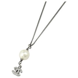 Collar Chanel de strass plateado