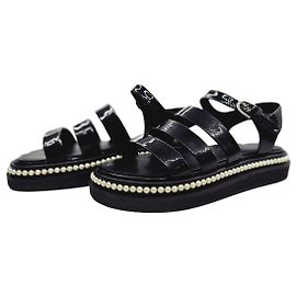 Chanel Lackleder-Sandalen für Damen mit Perlenriemen