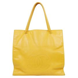 Chanel Bolsa de ombro Big CC em couro amarelo