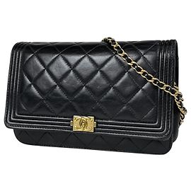 Borsa a tracolla portafoglio con catena Chanel Boy