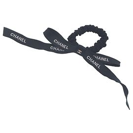 Chanel Seiden-Scrunchie in Schwarz