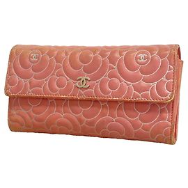 Portafoglio lungo Chanel in pelle d'agnello rosa