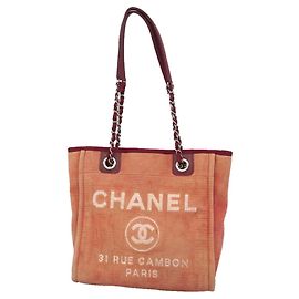 Chanel Deauville Tote Bag aus rotem Canvas