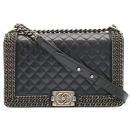 Borsa a tracolla con catena Chanel Boy Matelassé