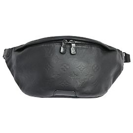 Louis Vuitton Discovery Bumbag Monogram Shadow Leather PM