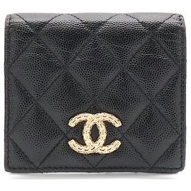 CHANEL Métiers d'Art Collection Matelassé Compact Wallet