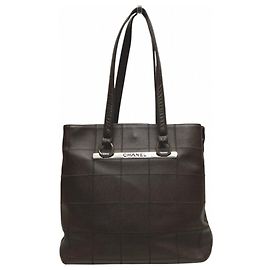 Bolso Tote Chanel de piel de becerro granulada marrón
