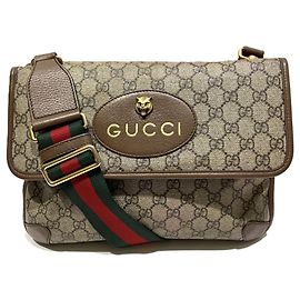 Gucci Messenger Bag in Beige GG Supreme