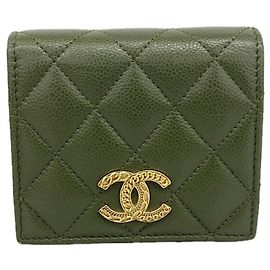 Cartera bi-fold Chanel de piel de becerro granulada caqui