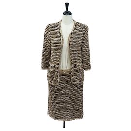 Ensemble veste et jupe CHANEL en nylon avec CC doré Auth ki6808M