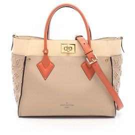 Louis Vuitton On My Side 2-Way Handtasche