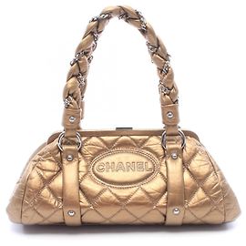 Chanel Matelassé Handtasche mit Verschluss