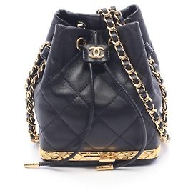 Bolso Small Bucket Matelassé Chanel
