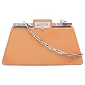 Bolsa de Ombro Fendi Peekaboo Cut Medium