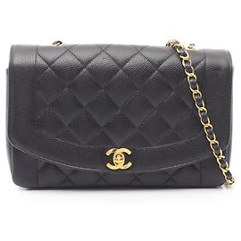 Bolsa de Ombro Chanel Matelassé Diana Flap